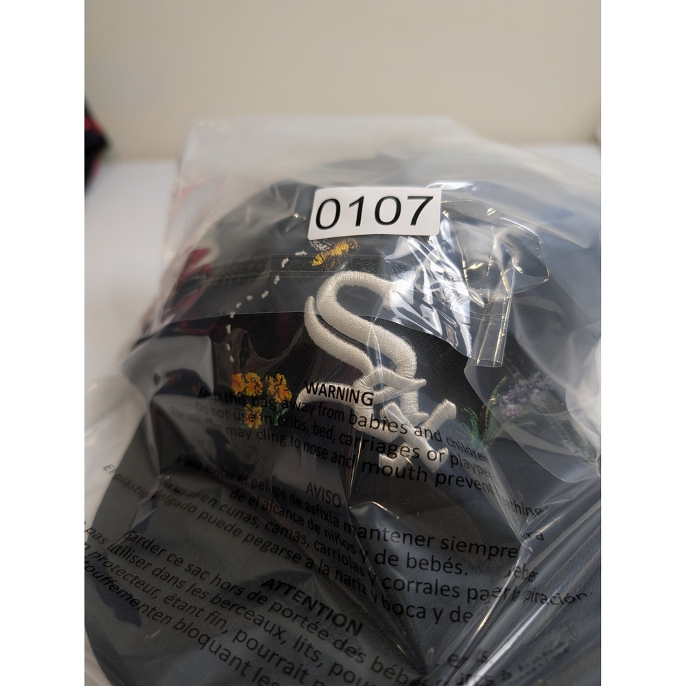 New Era Chicago White Sox Fitted Hat 7 3/8 Black Floral Bee Embroidery - Picture 6 of 6
